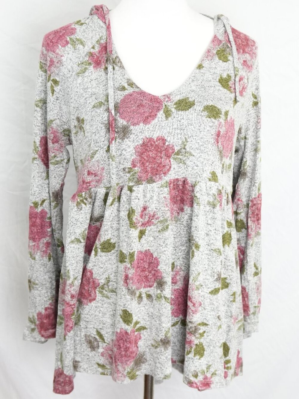 EUC Lightweight Hoodie Torrid Womens Size 00 Floral Sweater Gray Pink Green